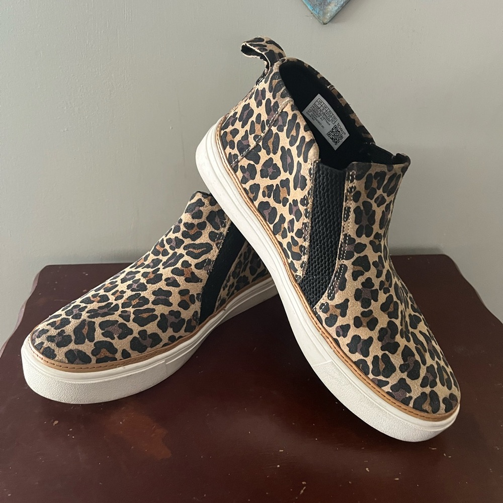 Cheeta‎ print Toms shoes sz 7 womens